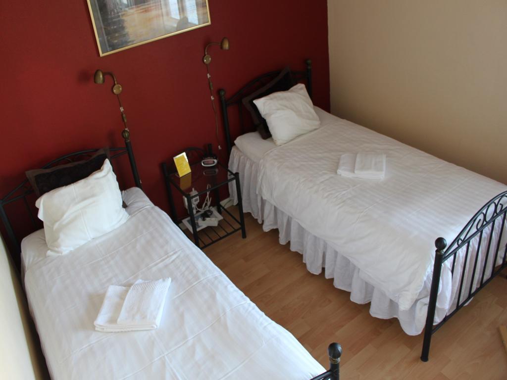 Hotell Zlafen Bed And Breakfast Карлскуга Экстерьер фото